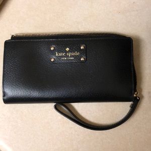 Black Kate Spade wallet/ wristlet